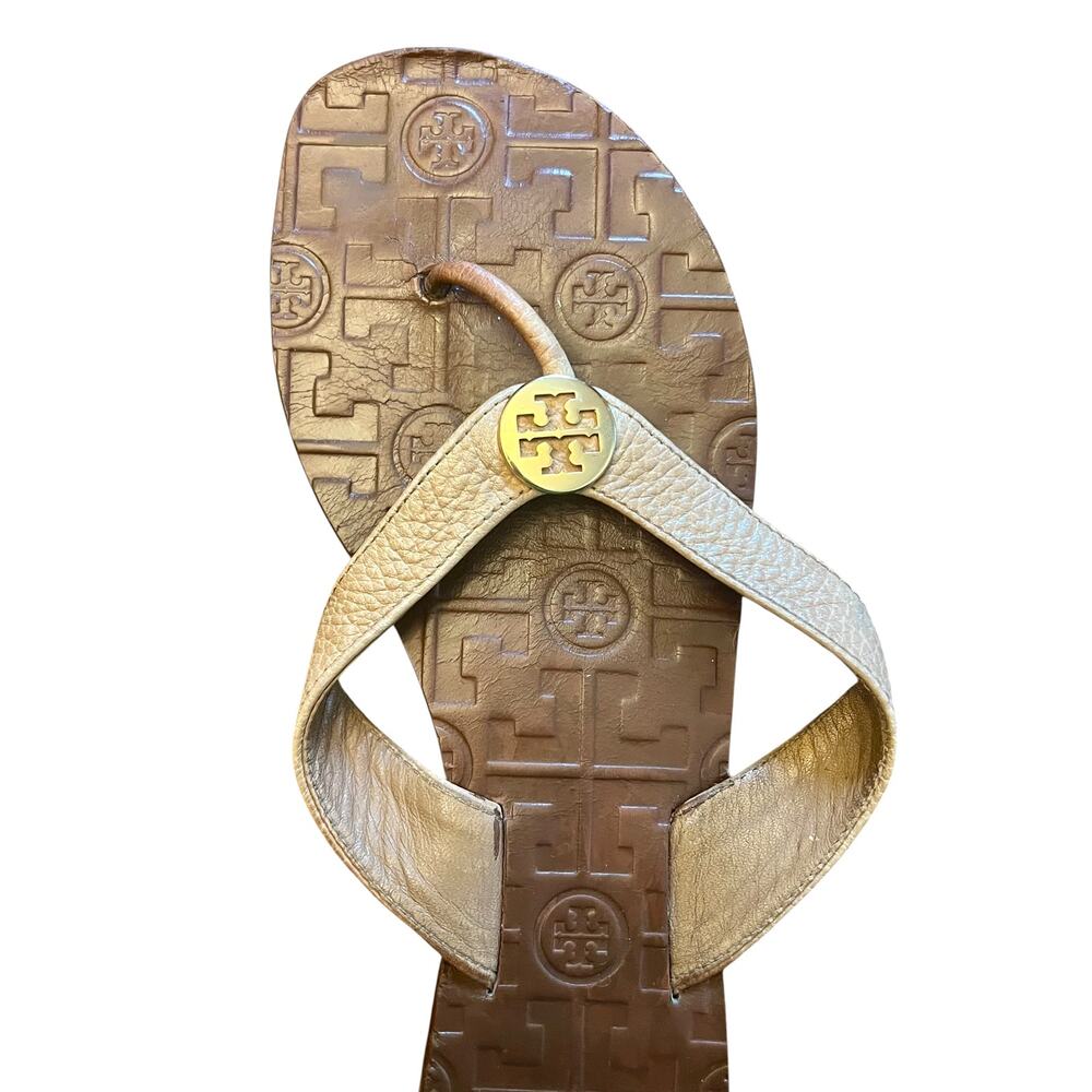 Tory Burch Gold Leather Medallion Logo Thong Sandals Flip Flops Sz 8.5 - Picture 3 of 10